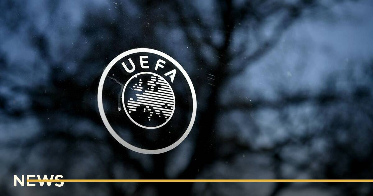 УЕФА попросили футболистов не убирать из кадра бутылки спонсоров Евро-2020