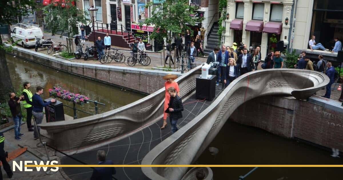 В Амстердамі з'явився перший сталевий 3D-міст