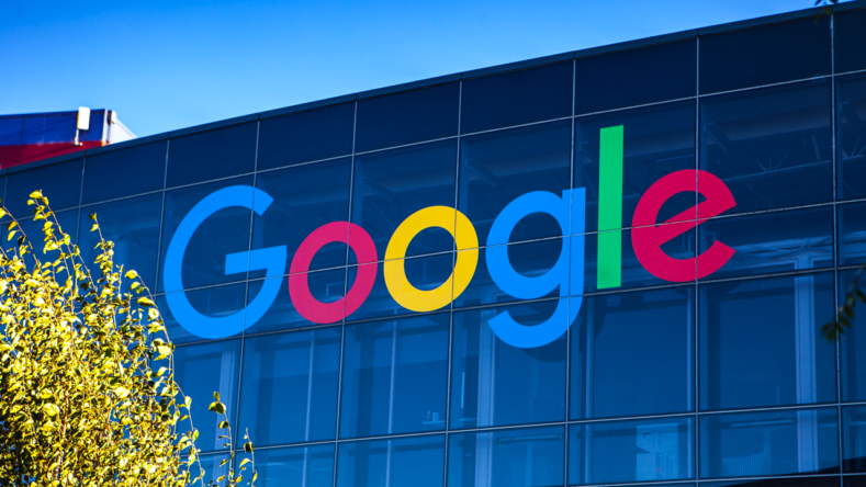 Google вводить 20% ПДВ на свої послуги