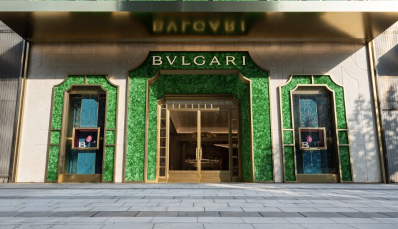 Фасад шанхайського магазину Bvlgari повністю виконаний зі скляних пляшок