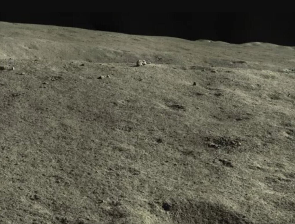 Китайський місяцехід розгадав таємницю невідомого об'єкту на Місяці
