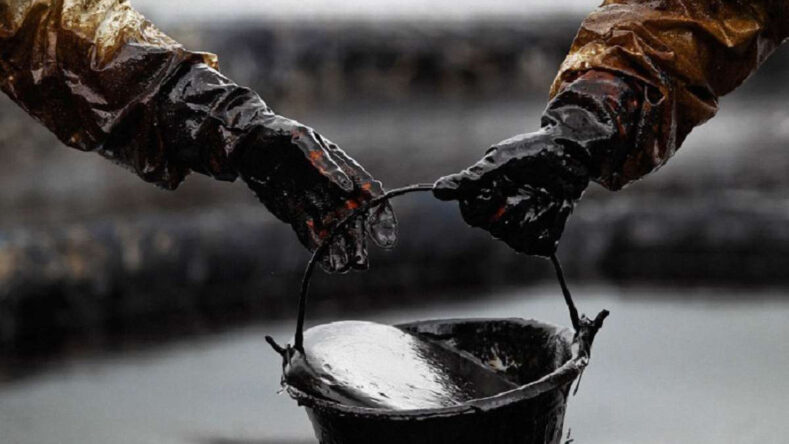 Shell та British Petroleum відмовляються від російської нафти