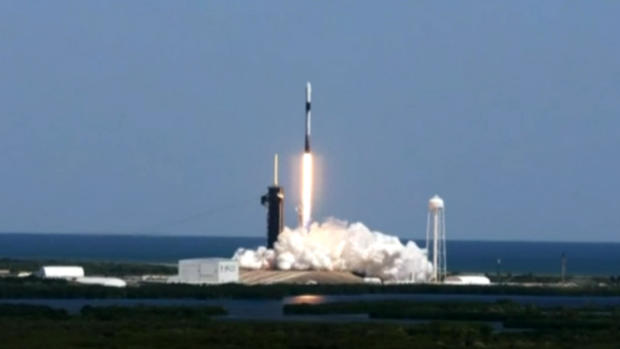 Перший комерційний політ SpaceX Falcon 9 на Міжнародну космічну станцію