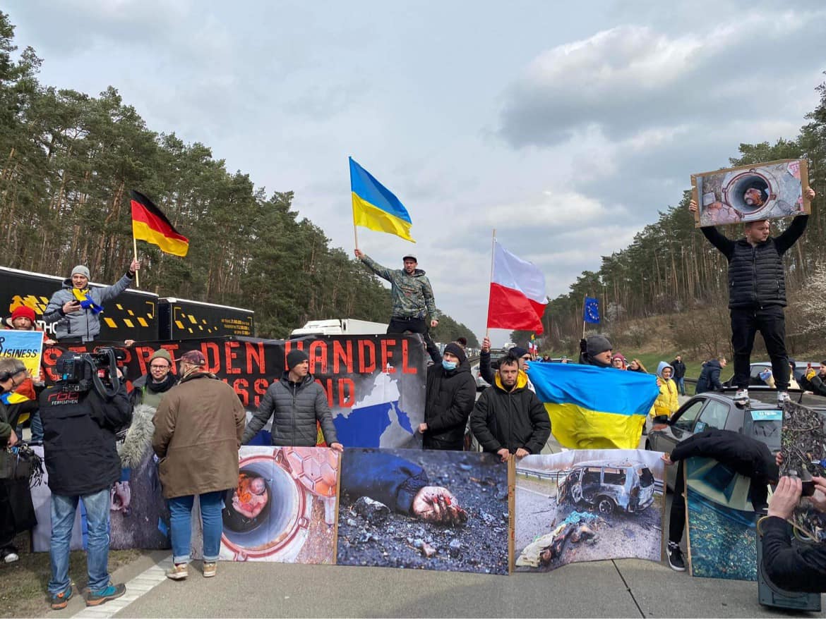 Акції українських та європейських активістів проти торгівлі ЄС з росією на кордонах