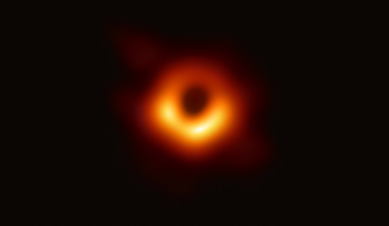Астрономи показали зображення чорної діри