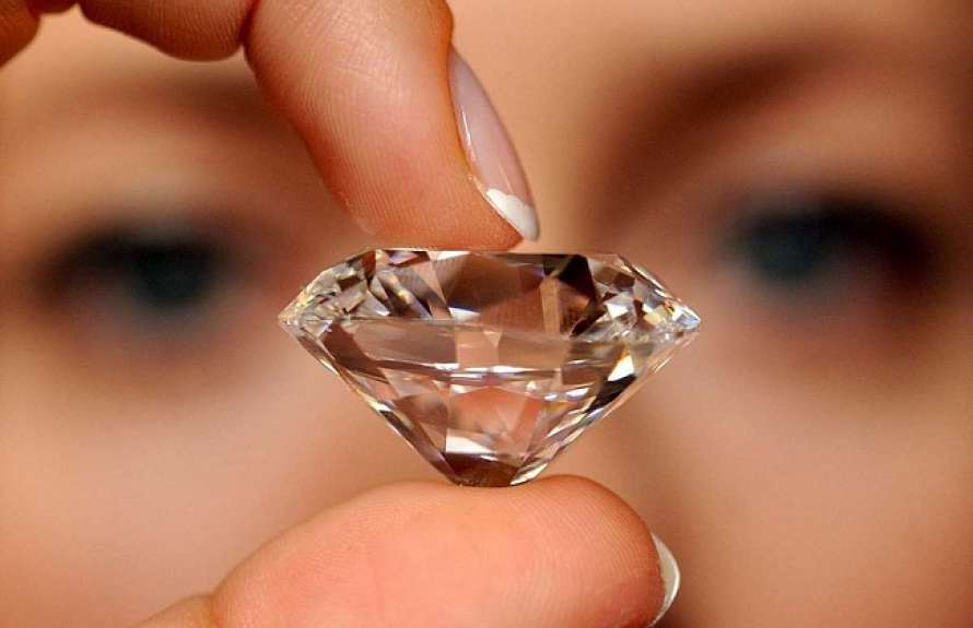 В анголі знайшли рідкісний рожевий діамант