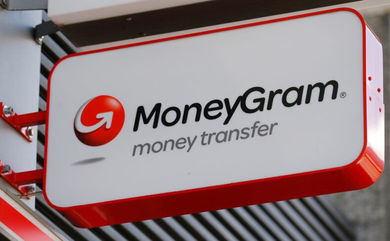«ПриватБанк» дозволив перекази MoneyGram на гривневі карти