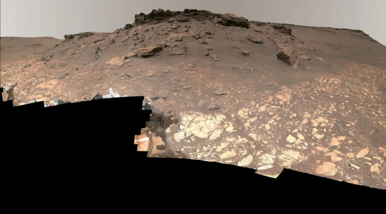 Панорама кратера на Марсі