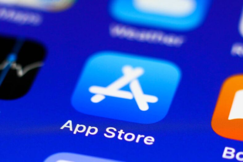 App Store повидаляв російські застосунки