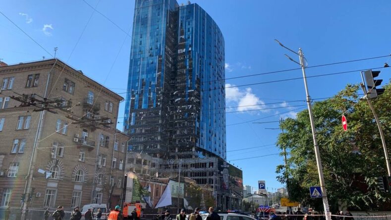 Від обстрілів постраждали офіси Samsung та Microsoft в Києві