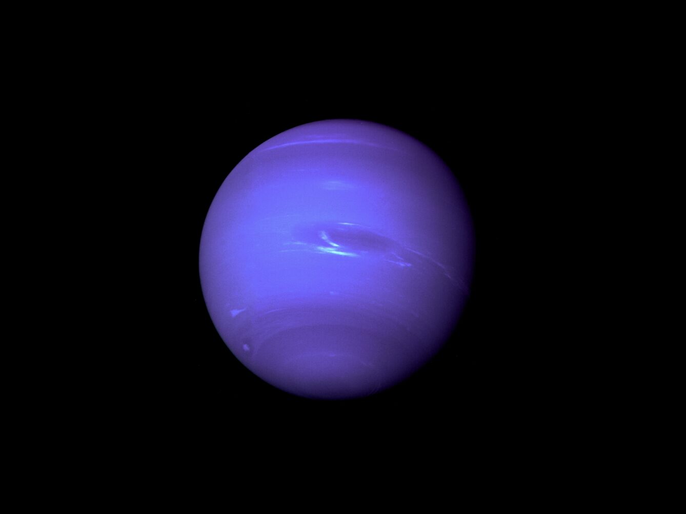 На Нептуні зникли майже всі хмари. Як пояснюють учені?