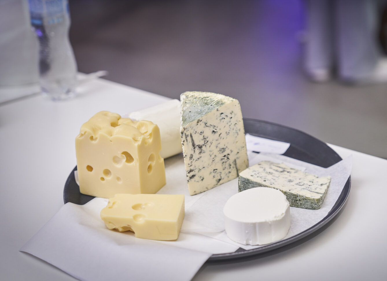 syrna-ekonomika-hto-taki-chyzmongery-ta-yak-vony-zminyuyut-rytejl-i-gastroturyzm Фестиваль сирного мистецтва ProCheese Awards