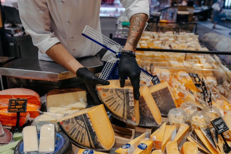 Сирна вітрина