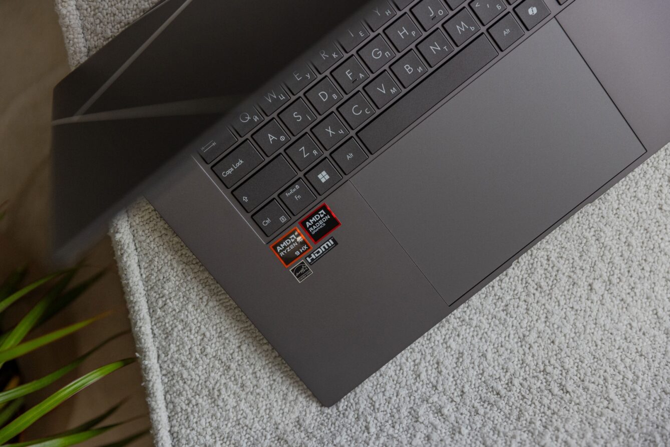 yak-vybraty-ai-noutbuk-u-2025-roczi-gajd-dlya-tyh-hto-praczyuye-z-kontentom-ta-kreatyvnymy-zavdannyamy ASUS Zenbook S 16