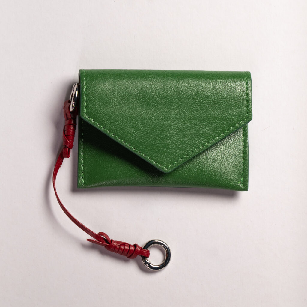 Kachorovska х «Українська правда»: картхолдери для читачів медіа