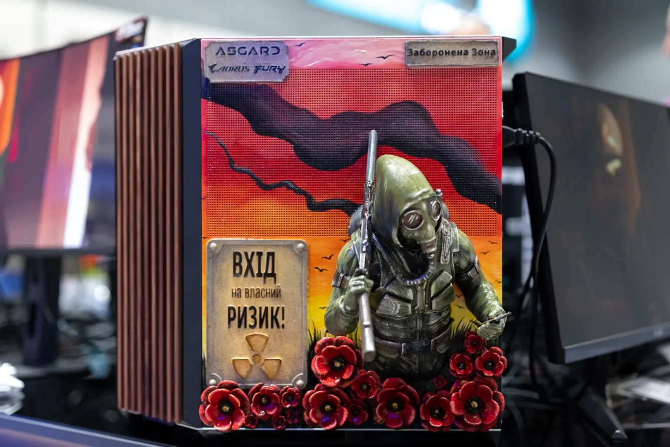 кастомізація ПК для Fancon від Click: Зона відчуження
