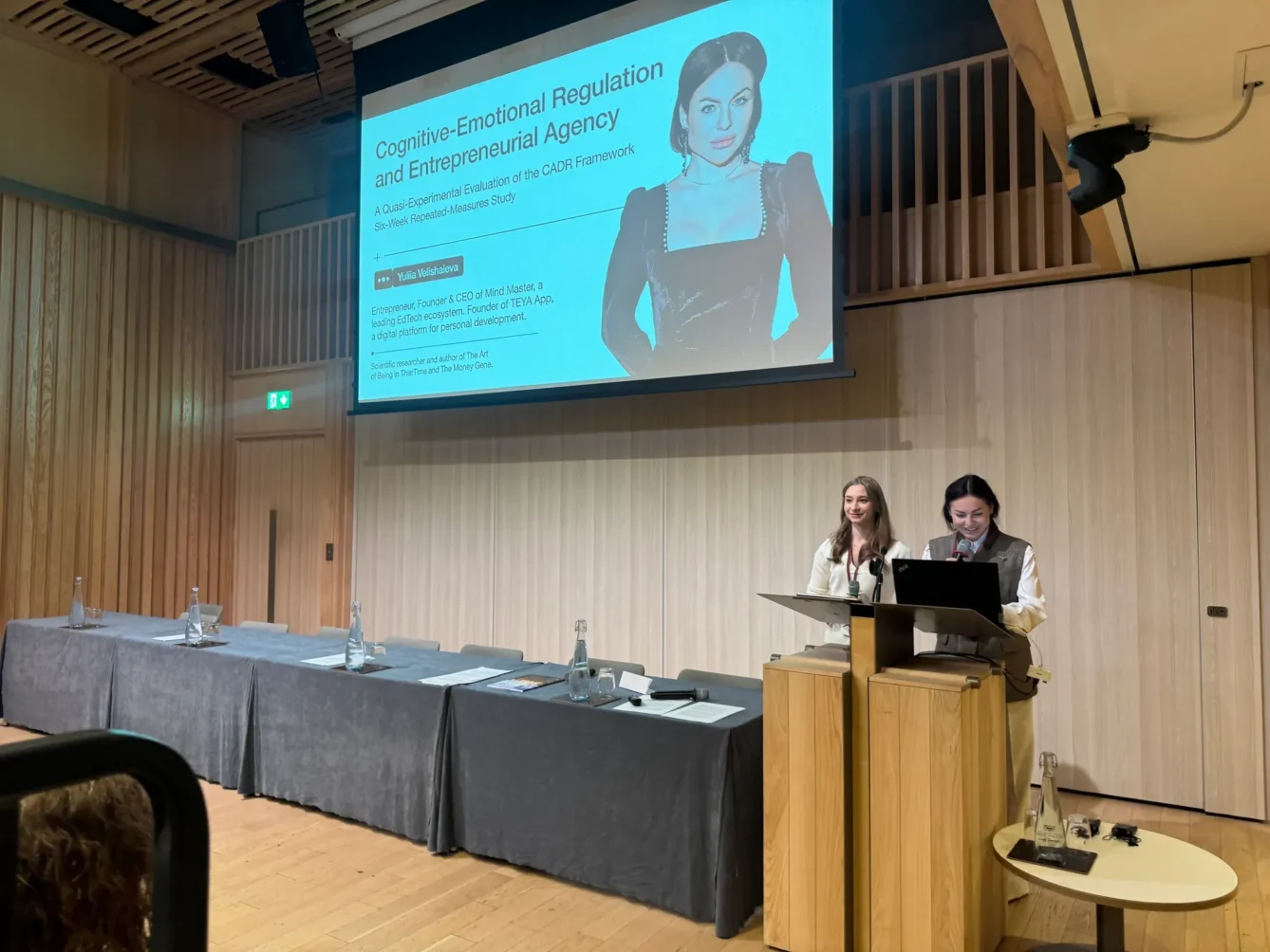 Юлія Велішаєва виступила в секції Cognition у Jesus College. Її дослідження Cognitive-Emotional Regulation and Entrepreneurial Agency